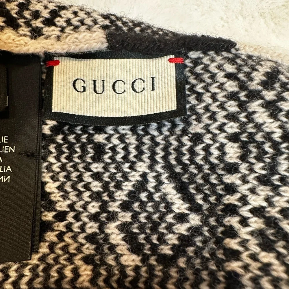 Gucci Chic Black and Cream Knit Beanie - Picture 8 of 9